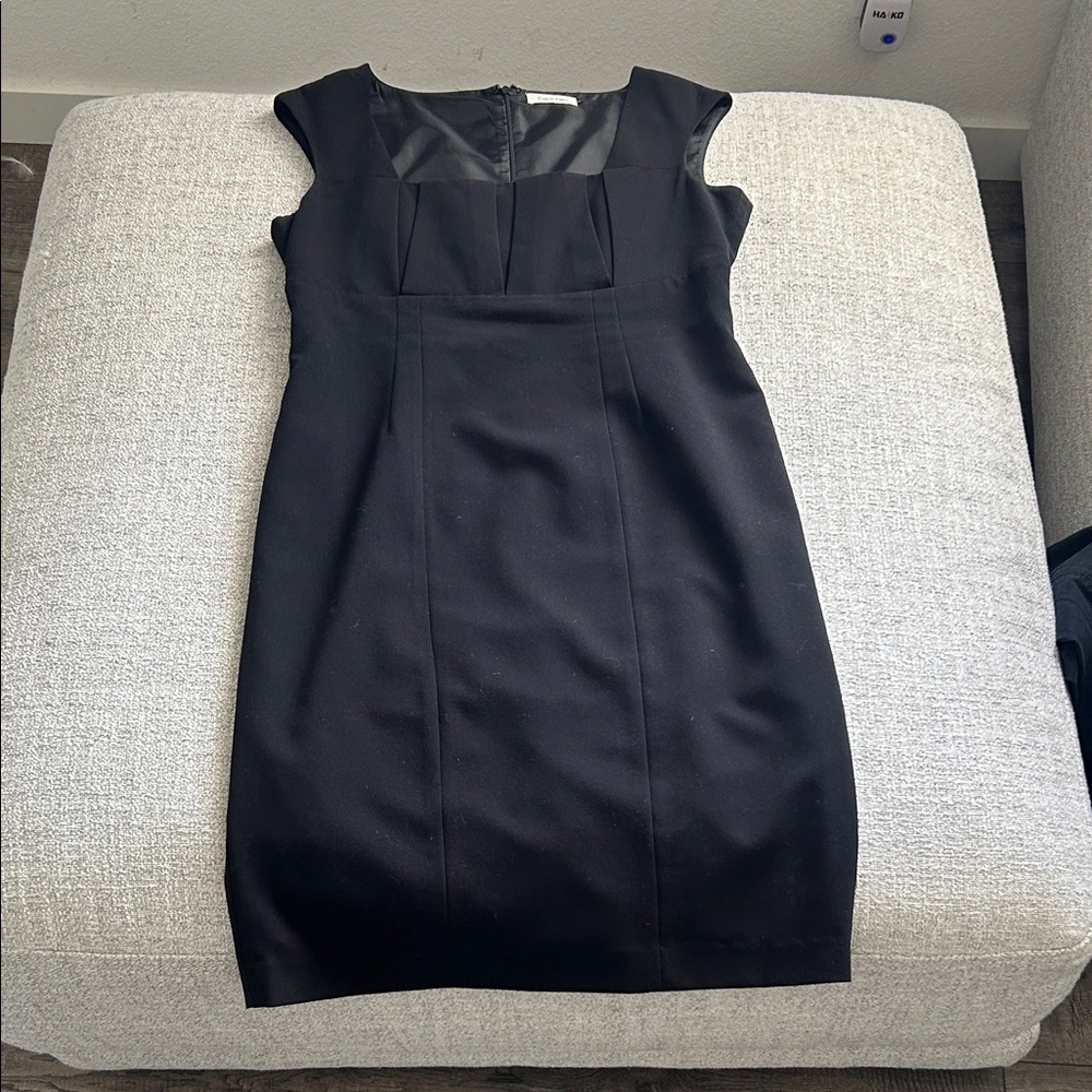 Elegant Black Cap Sleeve Dress